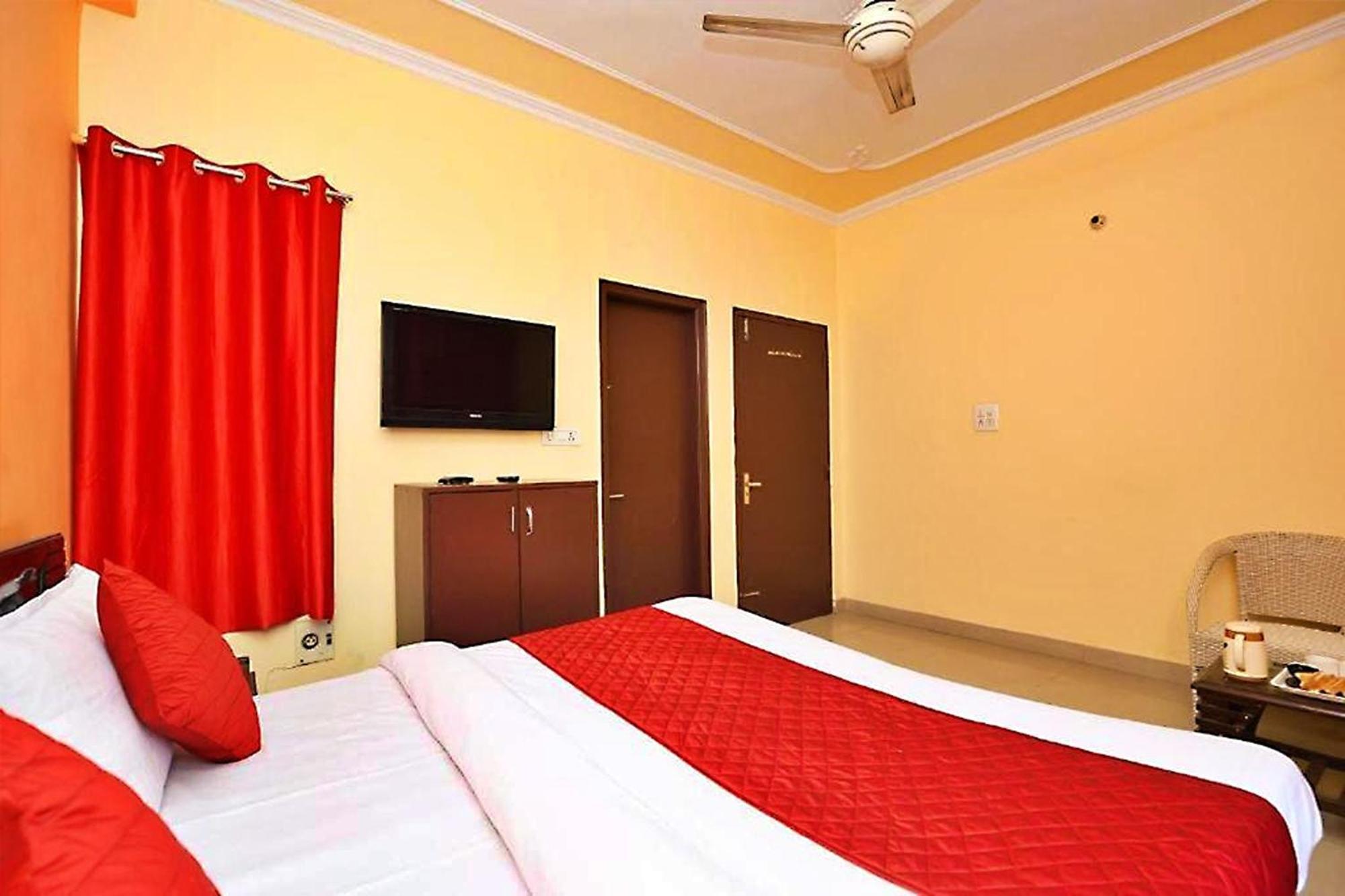 Hotel Sunlight Inn Nueva Delhi Exterior foto